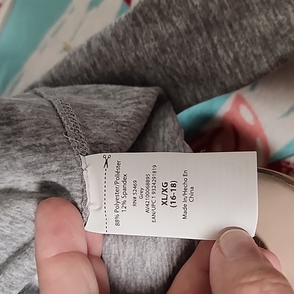 Avia XL (16-18) NWOT kids pullover. - Picture 4 of 5